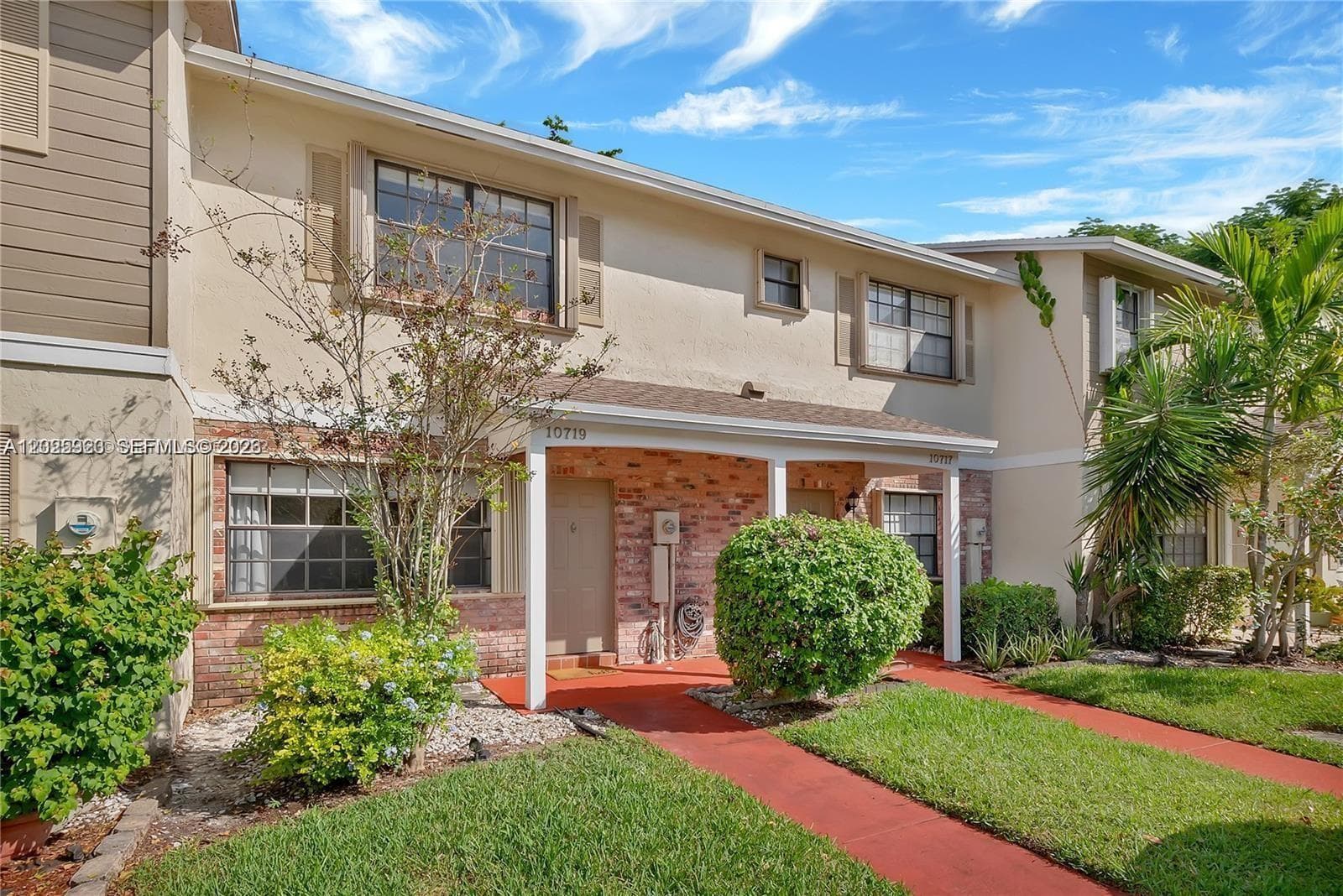10719 NW 10th St, Pembroke Pines FL 33026 - Pembroke Pines, FL - Photo 1