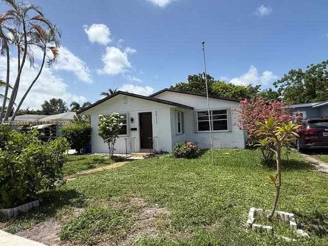 2711 Dewey St, Hollywood FL 33020