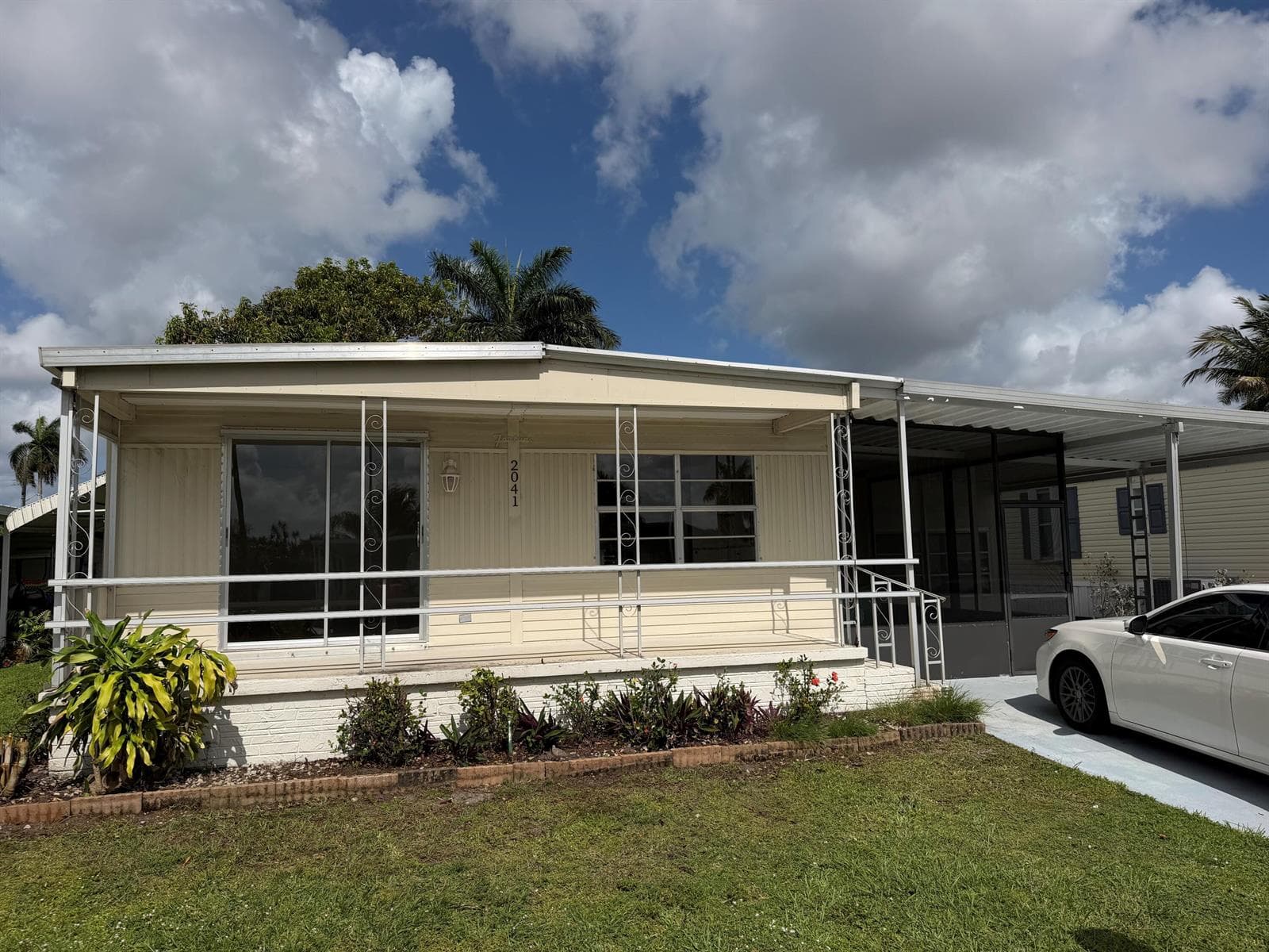 2041 SW 84th Avenue, Davie FL 33324 - Davie, FL - Photo 1