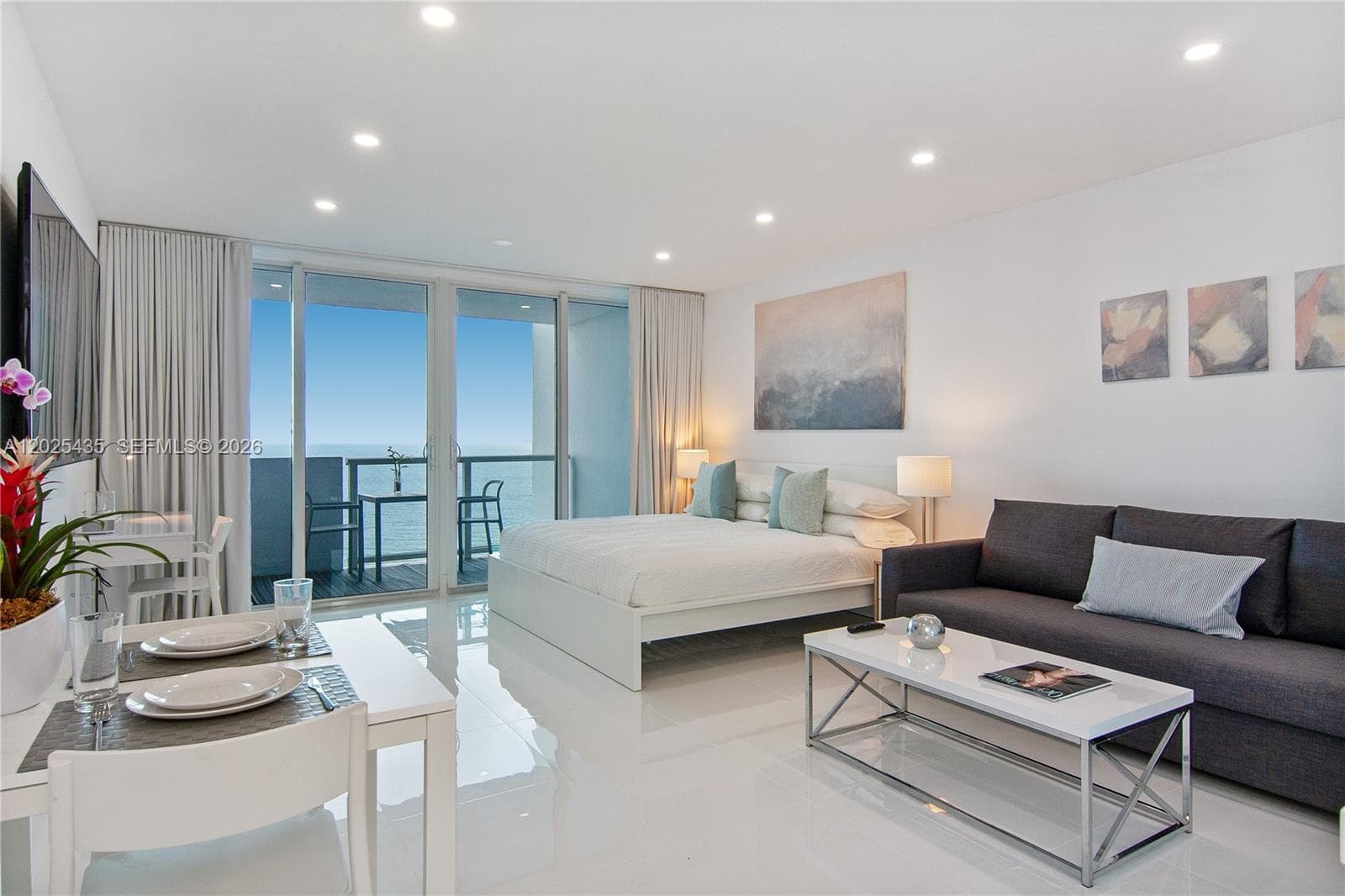 5445 Collins av, Miami Beach FL 33140