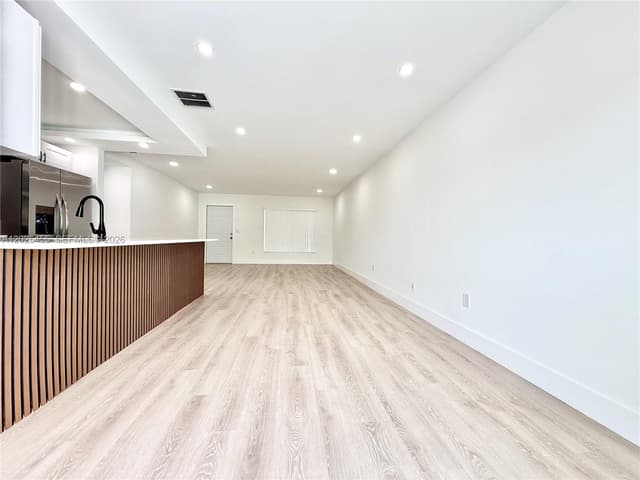 10209 SW 20th Ter, Miami FL 33165 - Miami, FL - Photo 6
