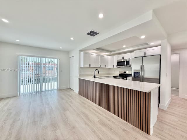 10209 SW 20th Ter, Miami FL 33165 - Miami, FL - Photo 7