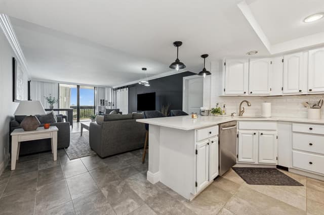2400 Presidential Way # 1006, West Palm Beach FL 33401 - West Palm Beach, FL - Photo 3