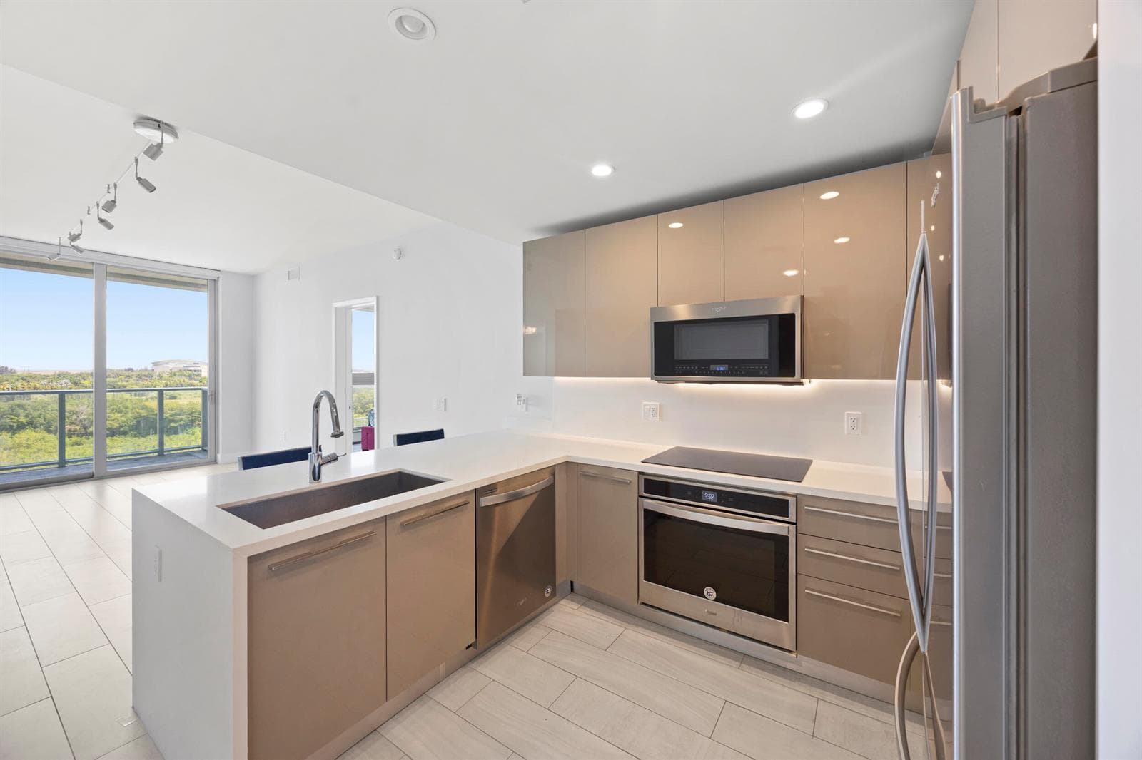 2000 Metropica Way # 802, Sunrise FL 33323