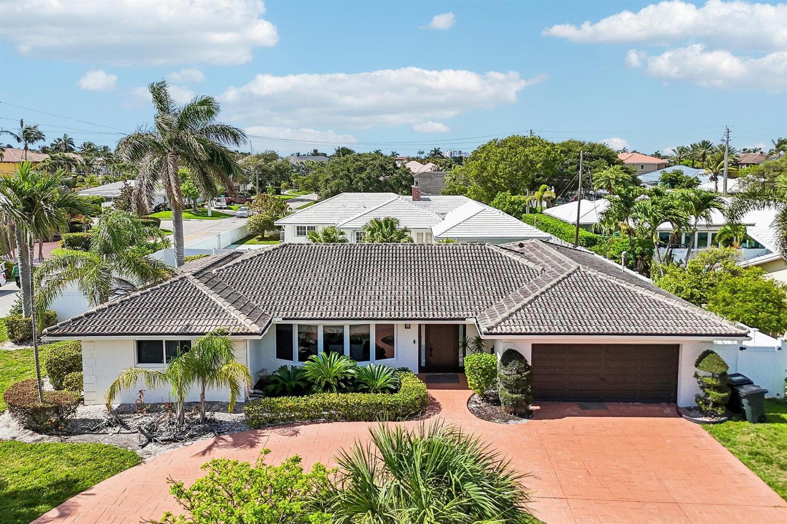 2940 NE 39th Court, Lighthouse Point FL 33064