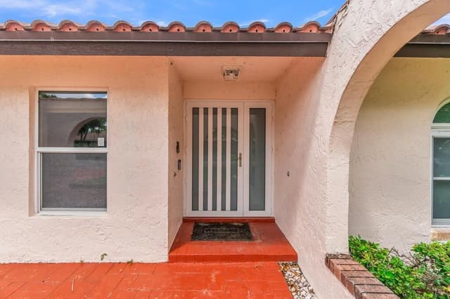 895 NW 110th Lane, Coral Springs FL 33071 - Coral Springs, FL - Photo 7