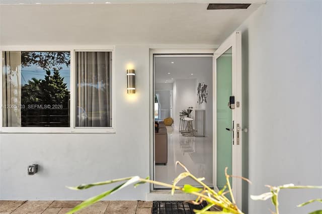 5005 Johnson St, Hollywood FL 33021 - Hollywood, FL - Photo 2