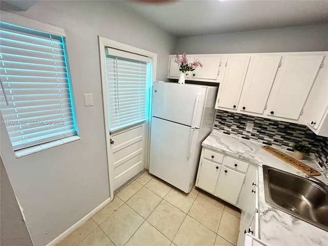 2213 NE 1st Ct # 203, Boynton Beach FL 33435 - Boynton Beach, FL - Photo 3