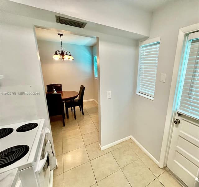2213 NE 1st Ct # 203, Boynton Beach FL 33435 - Boynton Beach, FL - Photo 4