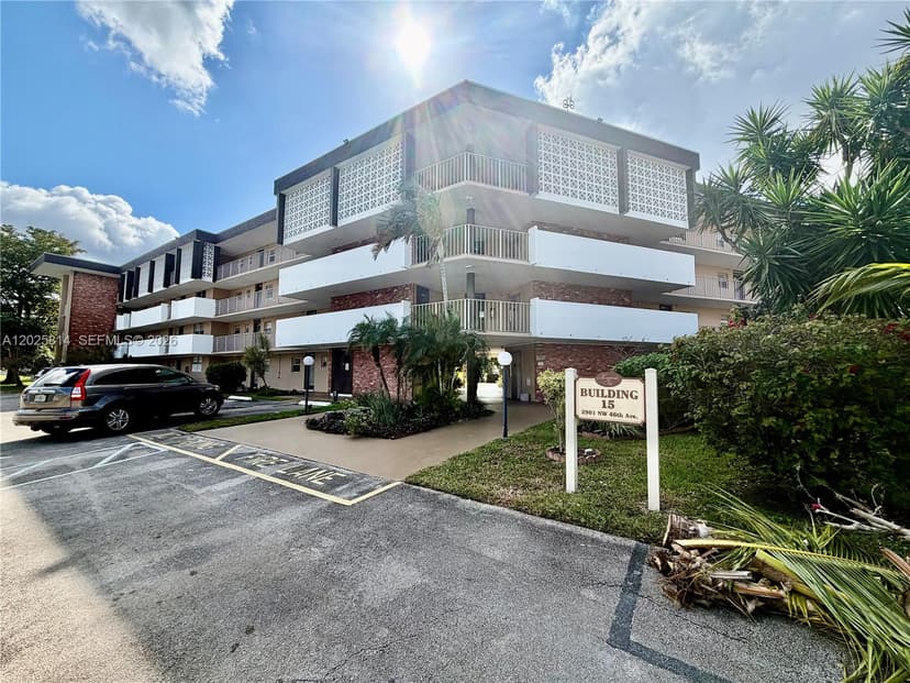 2901 NW 46th Ave # 304, Lauderdale Lakes FL 33313