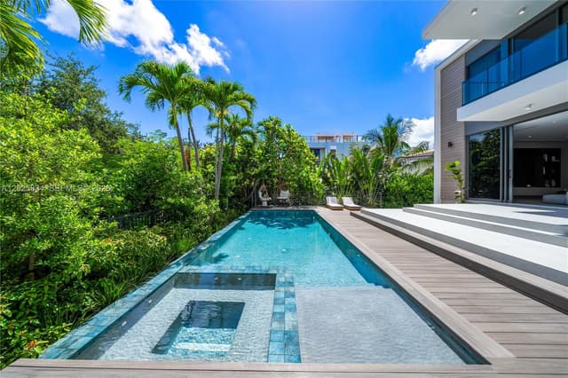 571 Glenridge Rd, Key Biscayne FL 33149 - Key Biscayne, FL - Photo 3