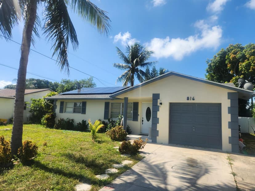 816 NW 8th Avenue, Boynton Beach FL 33426