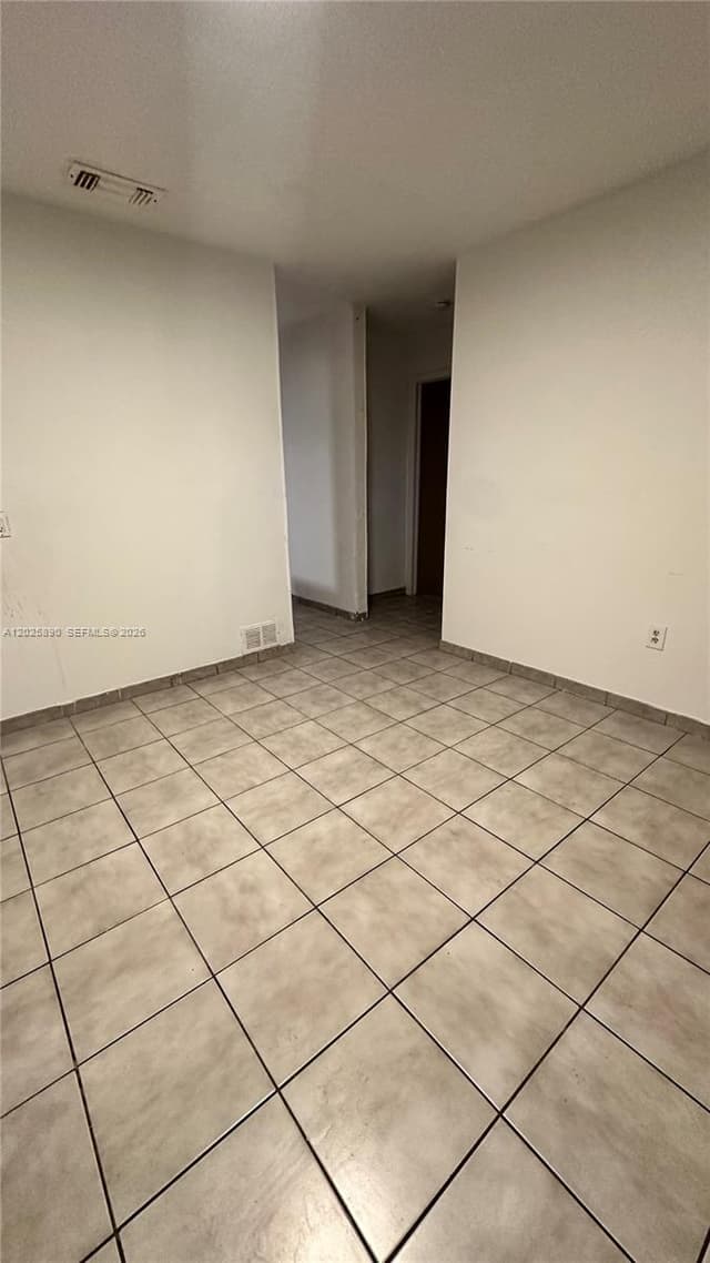 4198 W 10th Ave, Hialeah FL 33012 - Hialeah, FL - Photo 2