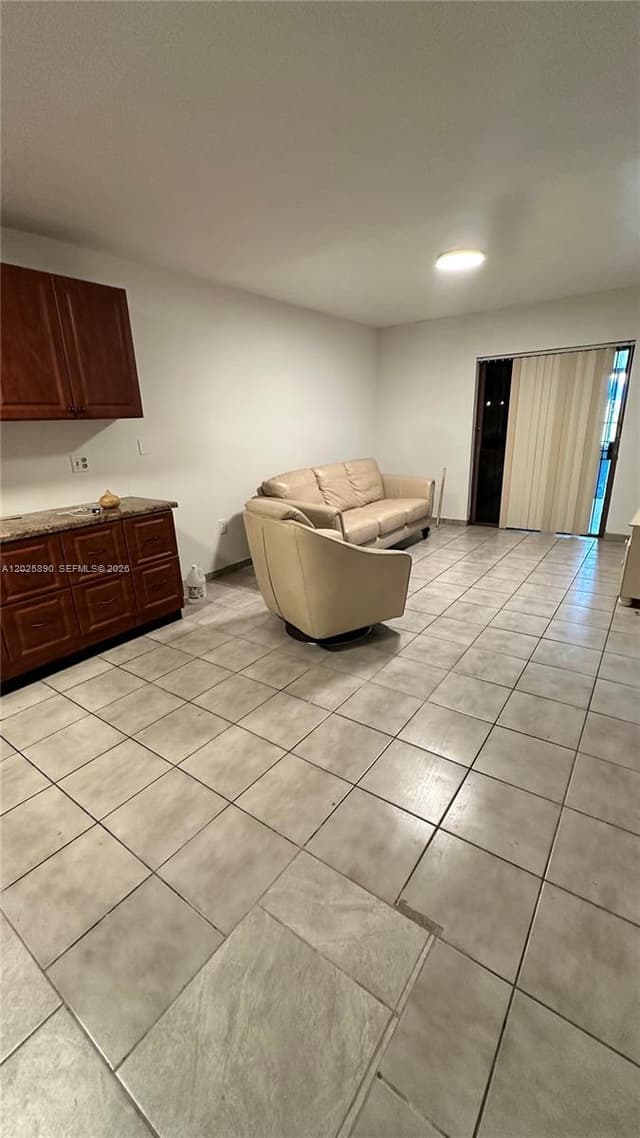 4198 W 10th Ave, Hialeah FL 33012 - Hialeah, FL - Photo 4