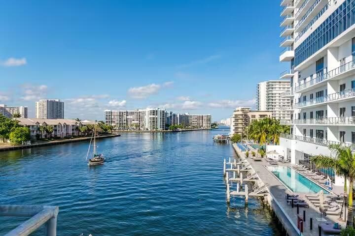 4010 S Ocean Drive # R2404, Hollywood FL 33019