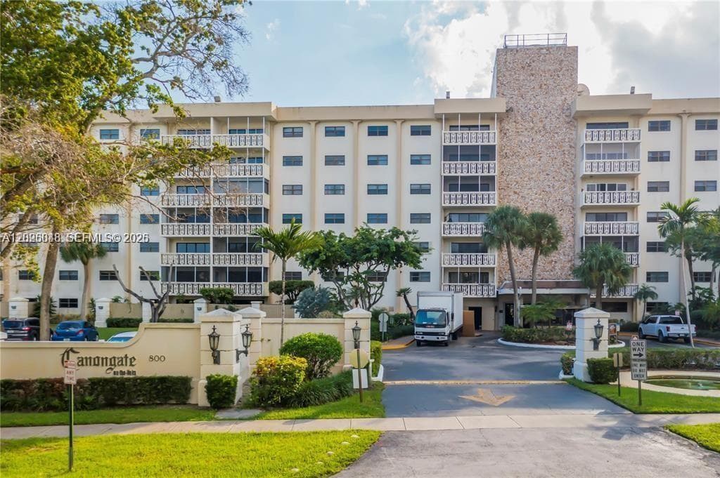 800 NE 195th St # 720, Miami FL 33179 - Miami, FL - Photo 1