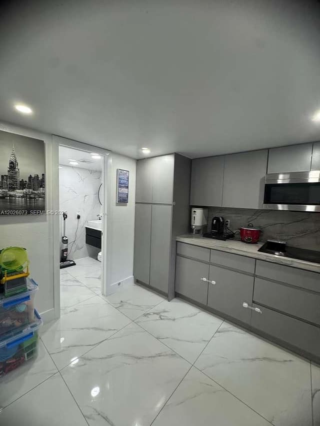 8430 NW 8th St # B11, Miami FL 33126 - Miami, FL - Photo 2