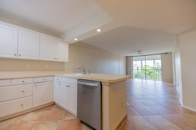 5300 NE 24th Terrace # 534c, Fort Lauderdale FL 33308 - Fort Lauderdale, FL - Photo 4