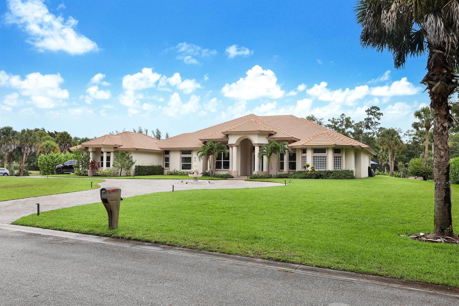 142 Brynhurst Court, West Palm Beach FL 33413