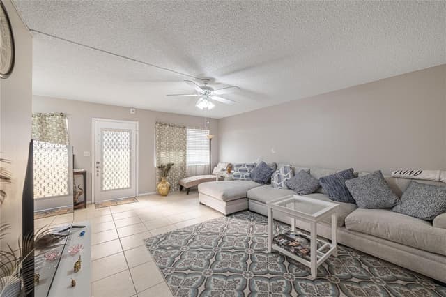 1902 Bermuda Circle, Coconut Creek FL 33066 - Coconut Creek, FL - Photo 4
