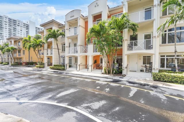 2704 NE 184th Ter, Aventura FL 33160 - Aventura, FL - Photo 2