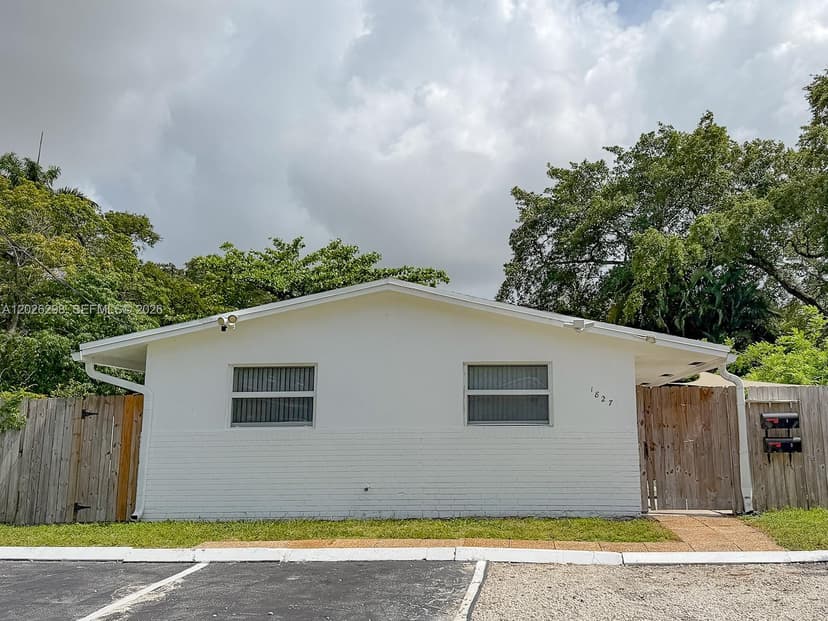 1827 SW 21st St, Fort Lauderdale FL 33315