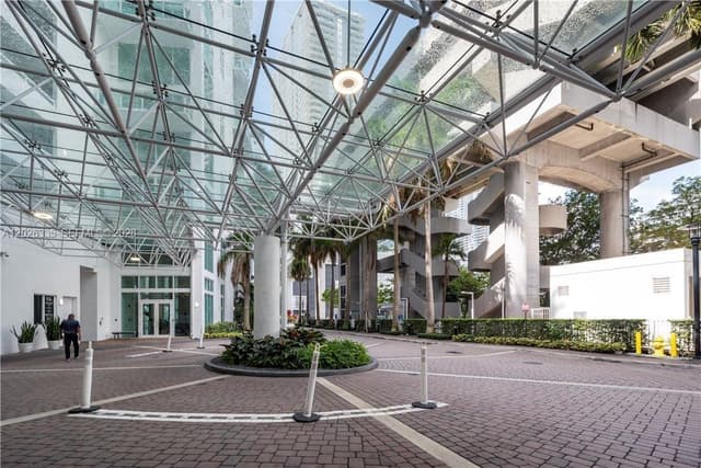 31 SE 5th St # 705, Miami FL 33131 - Miami, FL - Photo 3