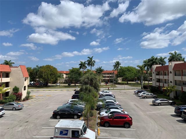8080 N Sunrise Lakes N # 303, Sunrise FL 33322 - Sunrise, FL - Photo 4