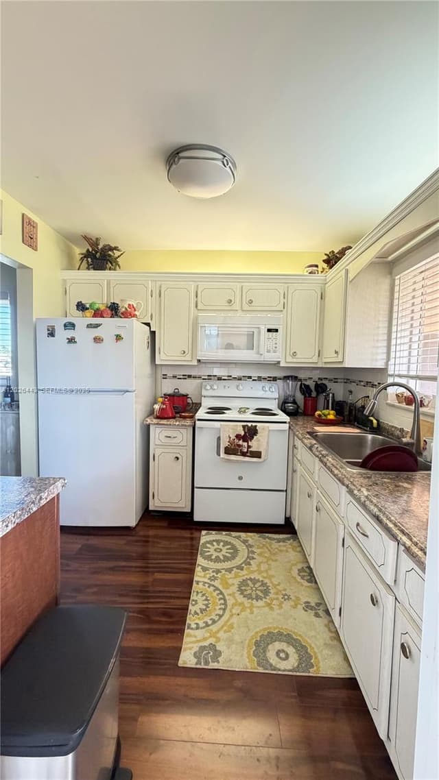 5300 Washington St # D309, Hollywood FL 33021 - Hollywood, FL - Photo 2