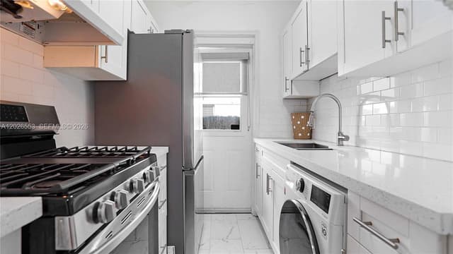 815 W 39, Miami Beach FL 33140 - Miami Beach, FL - Photo 2