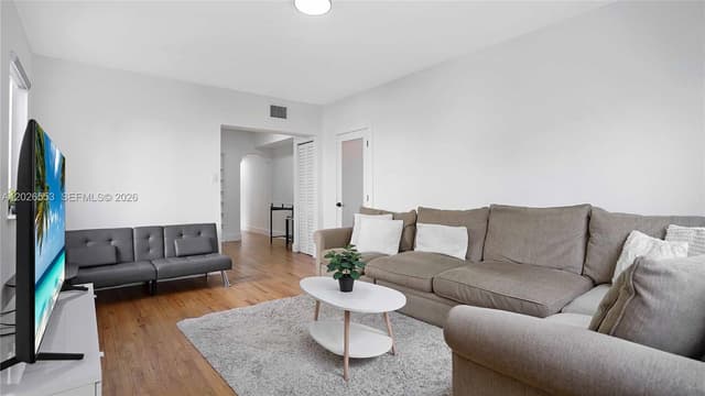 815 W 39, Miami Beach FL 33140 - Miami Beach, FL - Photo 7