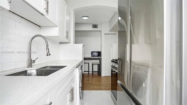 815 W 39, Miami Beach FL 33140 - Miami Beach, FL - Photo 3