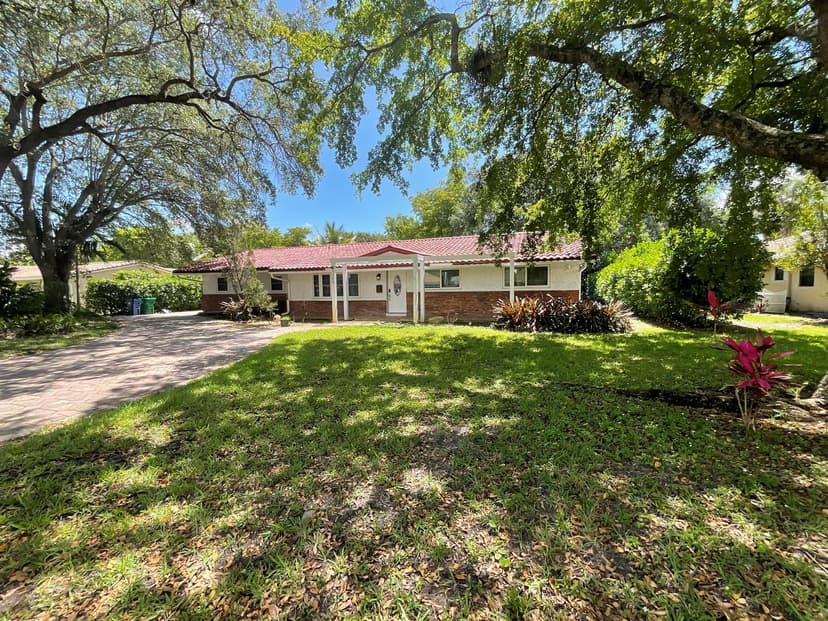 3205 NW 87th Avenue, Coral Springs FL 33065