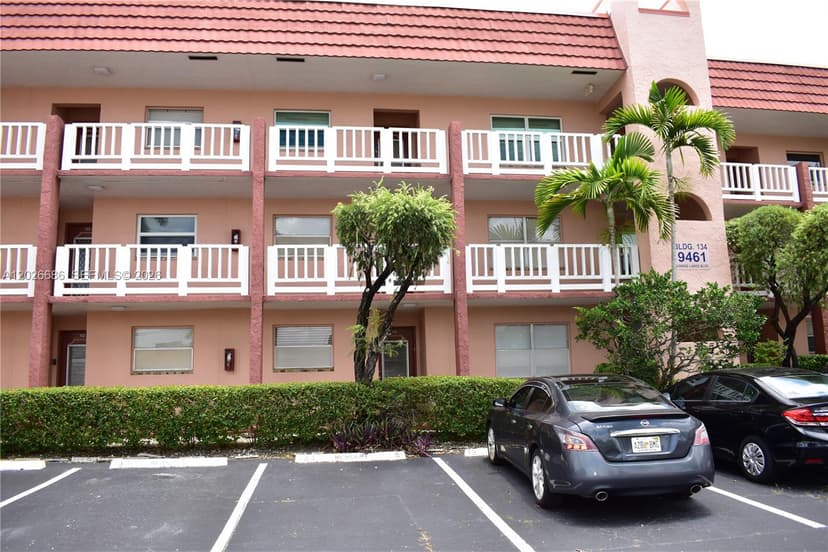 9461 Sunrise Lakes Blvd # 103, Sunrise FL 33322