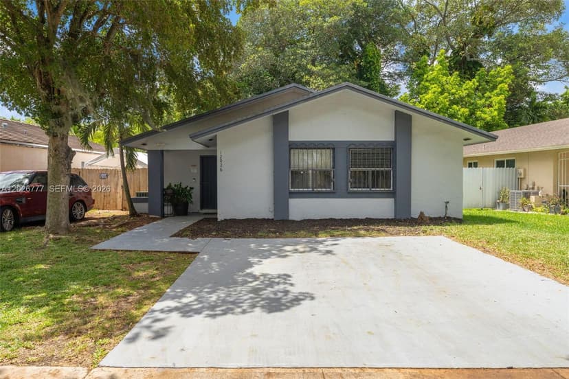 12026 SW 210th St, Miami FL 33177