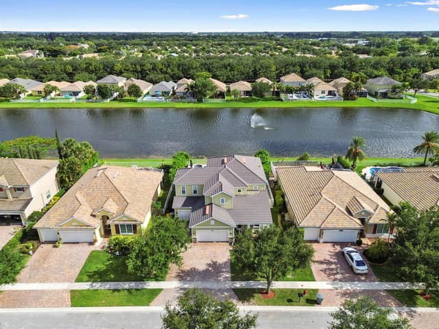9526 Wrangler Drive, Lake Worth FL 33467 - Lake Worth, FL - Photo 2