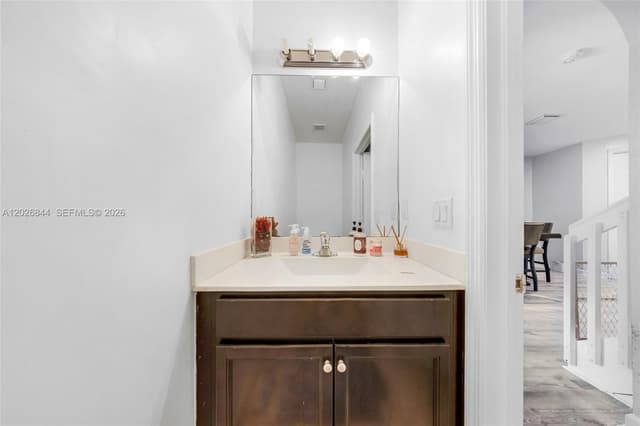 9381 W 33rd Ln, Hialeah FL 33018 - Hialeah, FL - Photo 6