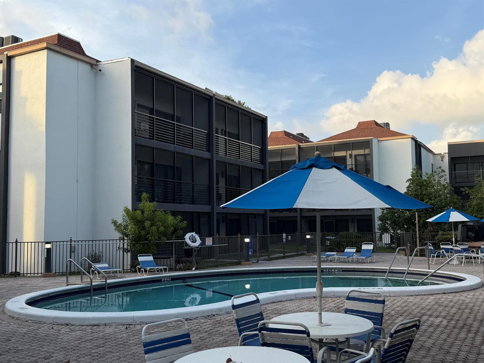 4040 N Hills Drive # 35, Hollywood FL 33021