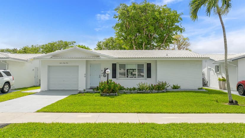 1261 NW 90th Drive, Plantation FL 33322