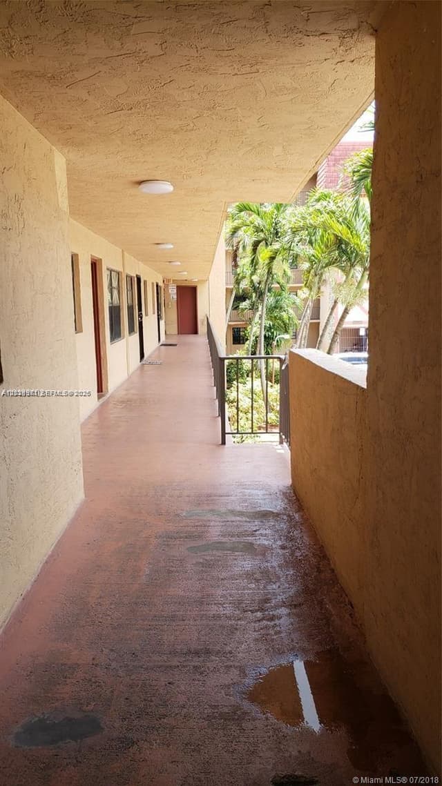 1325 W 68th St # 214, Hialeah FL 33014 - Hialeah, FL - Photo 6