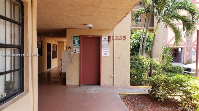 1325 W 68th St # 214, Hialeah FL 33014 - Hialeah, FL - Photo 7