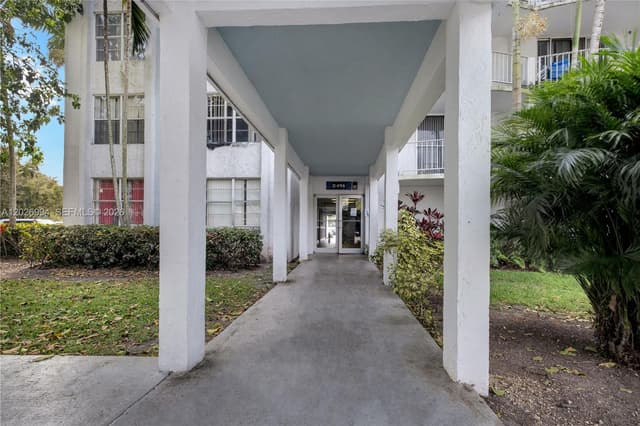 496 NW 165th St Rd # 616, Miami FL 33169 - Miami, FL - Photo 6