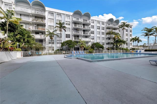 496 NW 165th St Rd # 616, Miami FL 33169 - Miami, FL - Photo 3