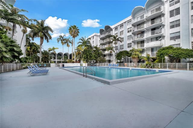 496 NW 165th St Rd # 616, Miami FL 33169 - Miami, FL - Photo 4