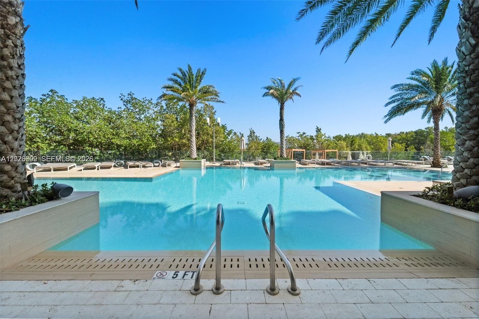 16385 Biscayne Blvd # 1019, North Miami Beach FL 33160