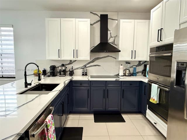 10060 NW 86th Ter, Doral FL 33178 - Doral, FL - Photo 2