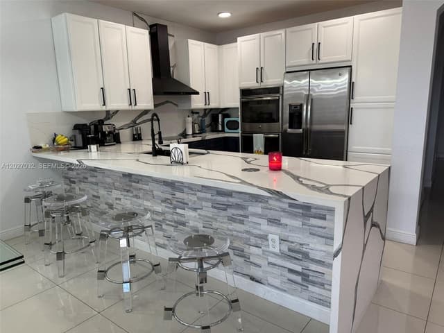 10060 NW 86th Ter, Doral FL 33178 - Doral, FL - Photo 4