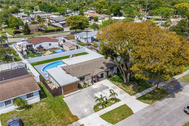 7051 Tyler St, Hollywood FL 33024 - Hollywood, FL - Photo 5