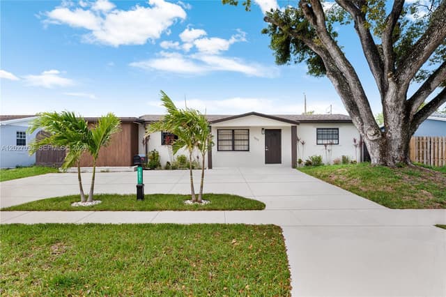 7051 Tyler St, Hollywood FL 33024 - Hollywood, FL - Photo 4