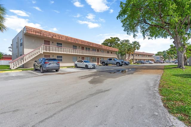 3777 NW 78th Avenue # 1b, Davie FL 33024 - Davie, FL - Photo 2